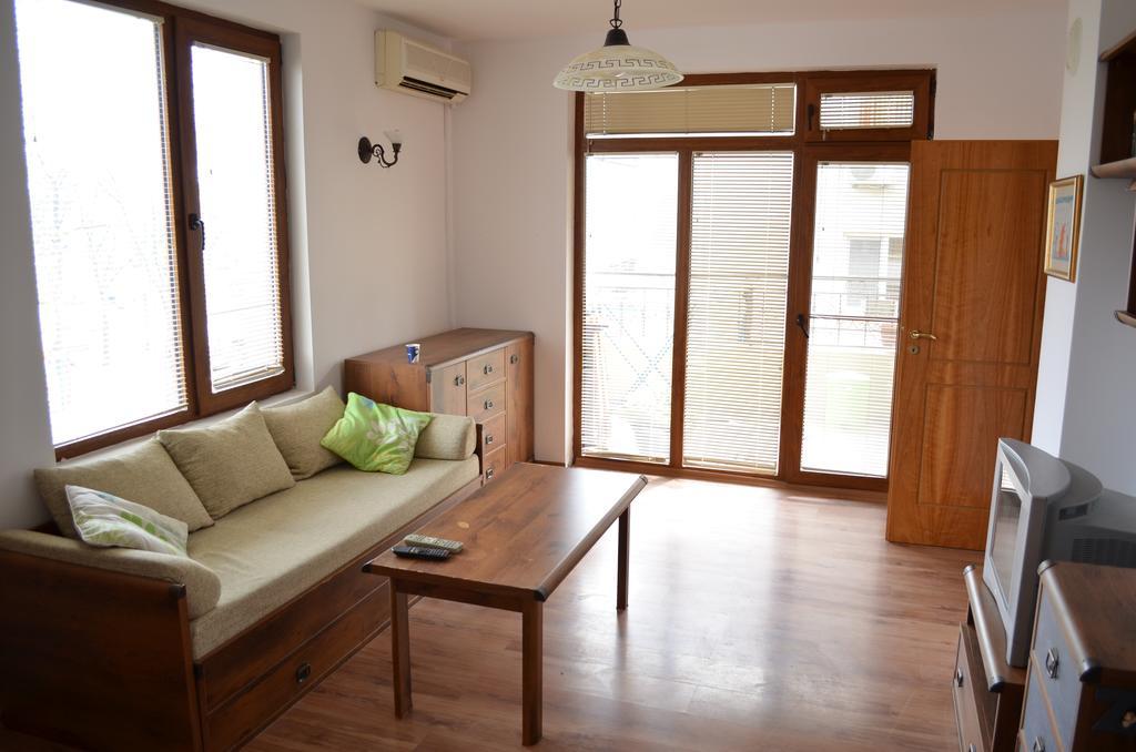 Art Apartments - Поморие Экстерьер фото