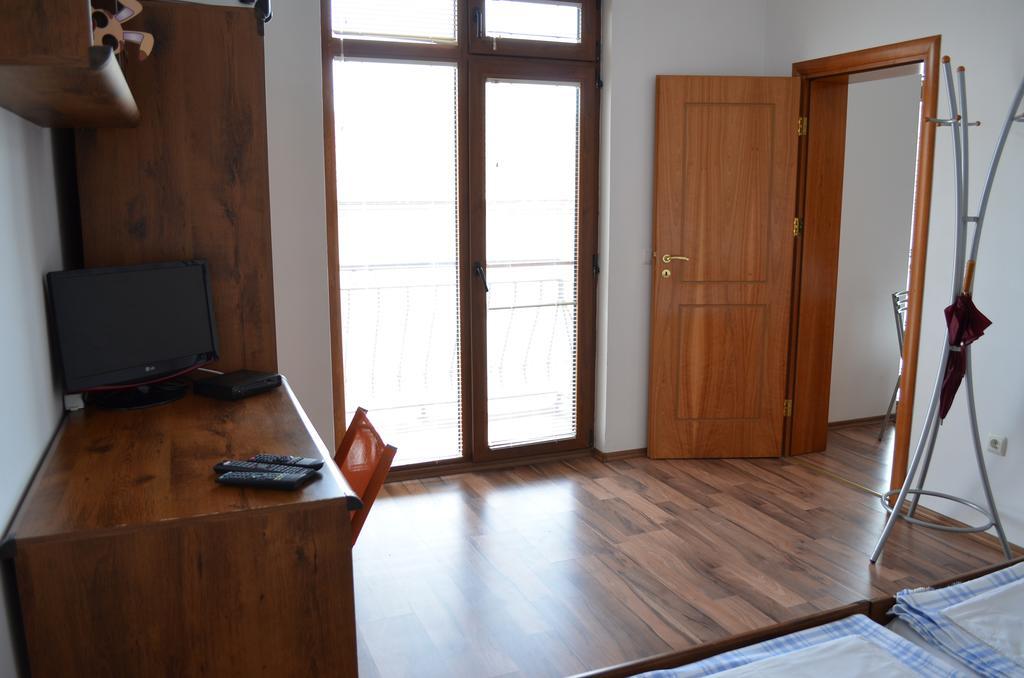 Art Apartments - Поморие Экстерьер фото